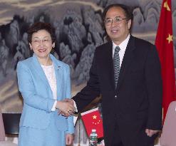 Kawaguchi holds series of talks with Chinese leaders